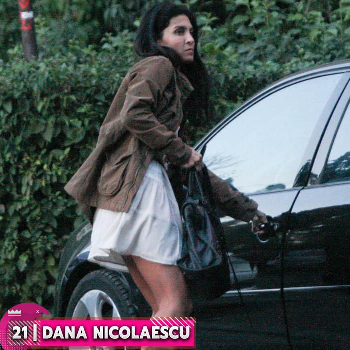 Top 30 sexy-vedete în ipostaze super-provocatoare pe stradă. Pe ce locuri “se bat” Lidia Buble, Daniela Crudu, Delia ori Claudia Pavel