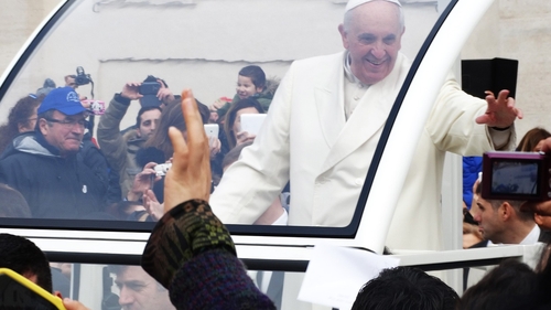 Dialog spumos între Papa Francisc și un grup de preoți mexicani: ”Știți de ce am nevoie pentru genunchiul meu? De puțină tequila”
