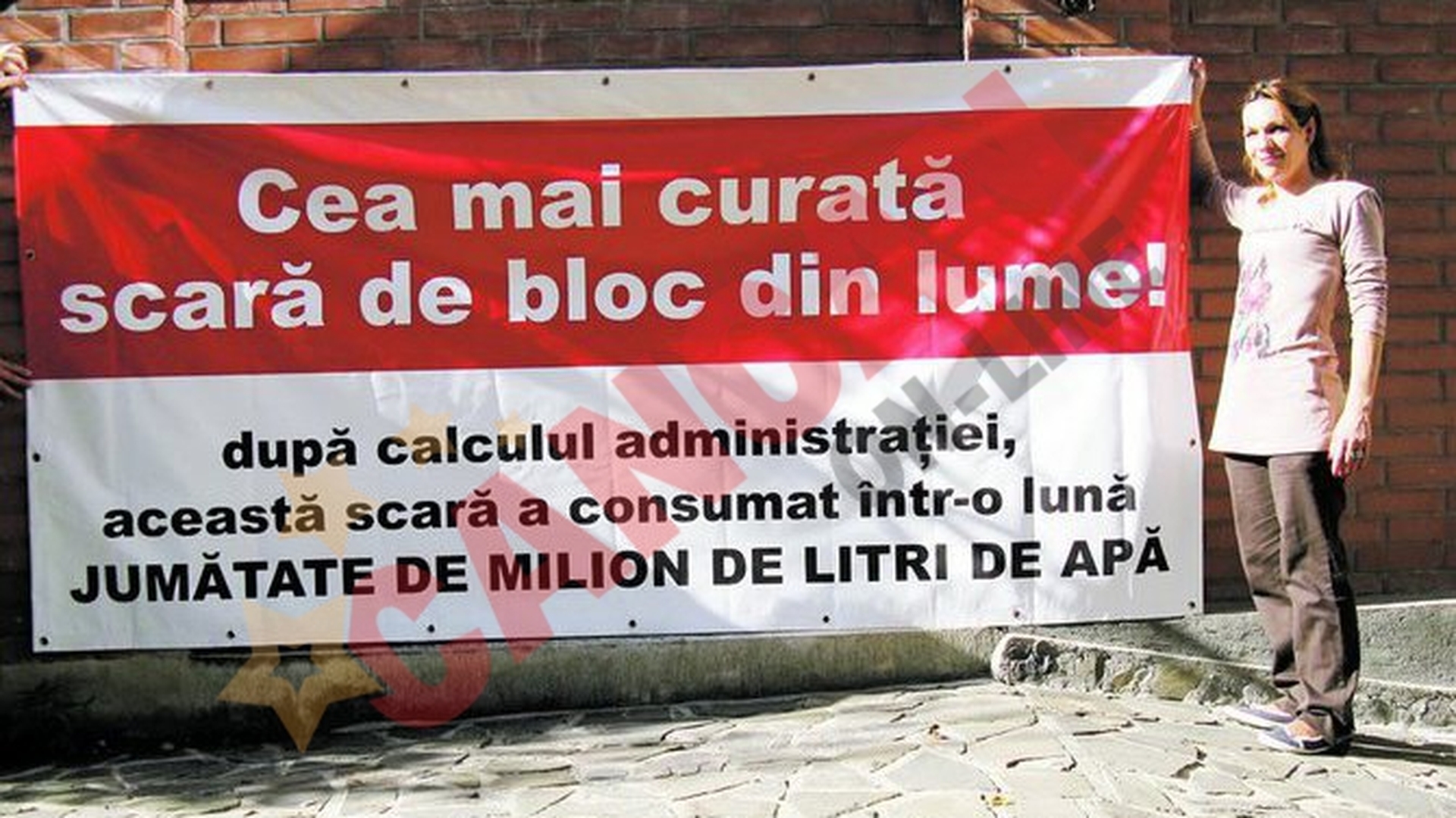Maria Ionescu spune ca atat ei, cat si vecinilor le-a venit intretinerea pe o luna cat pentru zece blocuri: "Parca am consuma o cisterna de apa pe zi!"