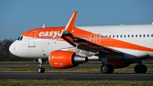 Bărbat în scaun cu rotile, experiență de coșmar la bordul unui avion. Cum a fost umilit de o stewardesă: ”Mă simt ca un obiect”