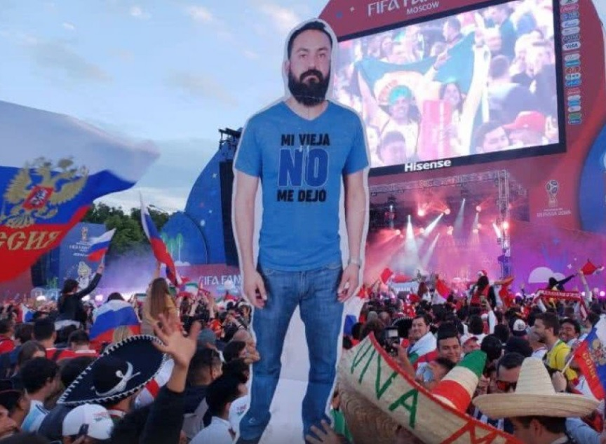 A strâns bani 4 ani pentru a merge la Campionatul Mondial de Fotbal, dar soția nu l-a lăsat să plece în Rusia. Prietenii bărbatului din Mexic au făcut însă un gest incredibil