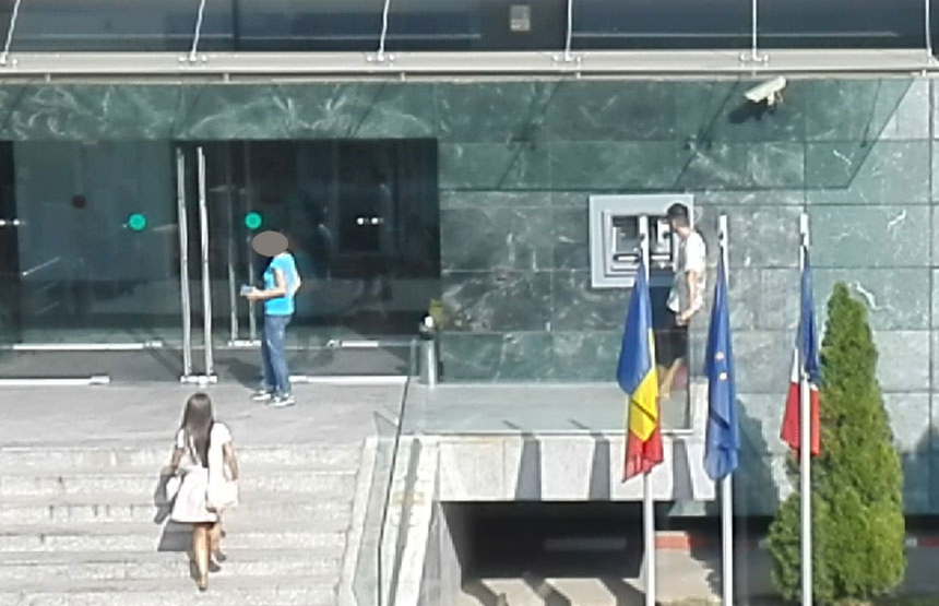 Tudor Chirilă a făcut ”blat” cu o angajată, pentru a scoate o sumă de bani de la bancomat!