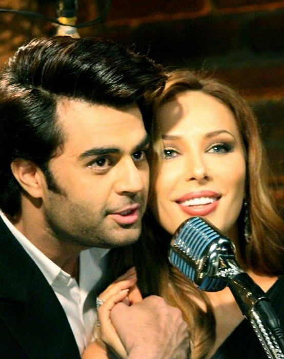 Iulia Vântur, în tandreţuri cu un alt indian chiar sub ochii surorii lui Salman Khan