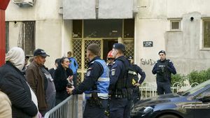 Gest emoționant după explozia din Rahova. Un tânăr și-a riscat viața pentru a recupera rochia de mireasă a soției sale