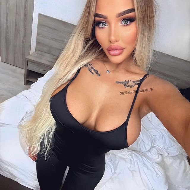 Are corpul sculptat și de medicul estetician transformat!