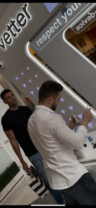 Zed vrea să-și ”tuneze” telefonul și dă explicațiile (Foto: CANCAN.RO)
