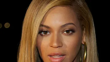 Beyonce a iesit in public pentru prima oara de la nasterea micutei Blue Ivy! Vedeta a afisat o tinuta impecabila!