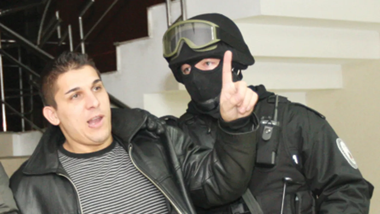 Adrian Corduneanu a facut anuntul pentru CANCAN.ro: ”Este adevarat, am bagat divort!”