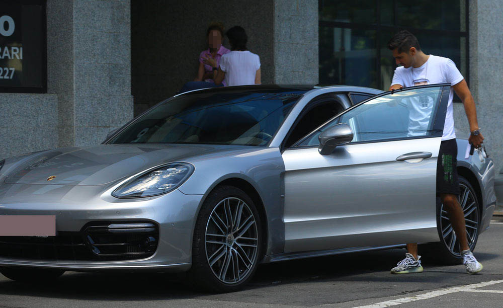 Ginerele lui Traian Băsescu, patronașul Tomată, și-a luat Panamera țiplă de 120.000 €!