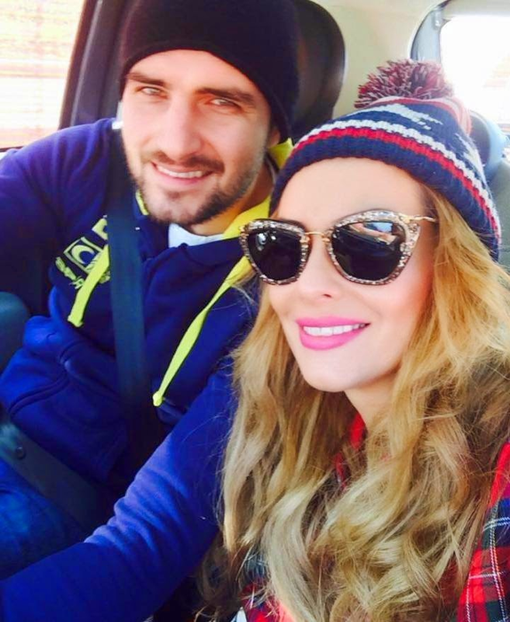 O celebră prezentatoare de la noi trece prin momente dificile! S-a despărţit de iubitul ei, deşi cei dragi aşteptau deja nunta