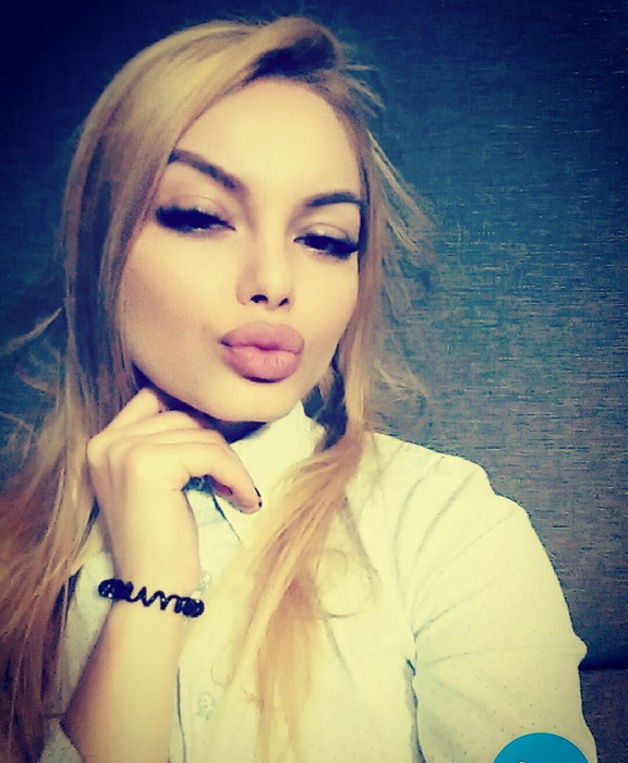Victoria a fost model şi este sexy-secretara ”Avocatului de un milion de dolari”