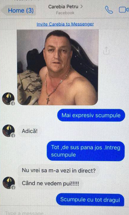 Petru Carebia s-a pozat în ipostaze intime.