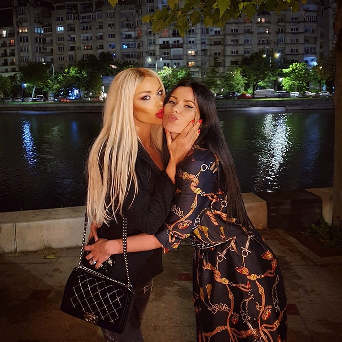 Bianca Drăgușanu, prima apariție după ce s-a spus că e însărcinată. A încercat să-și ascundă burtica, dar s-a văzut