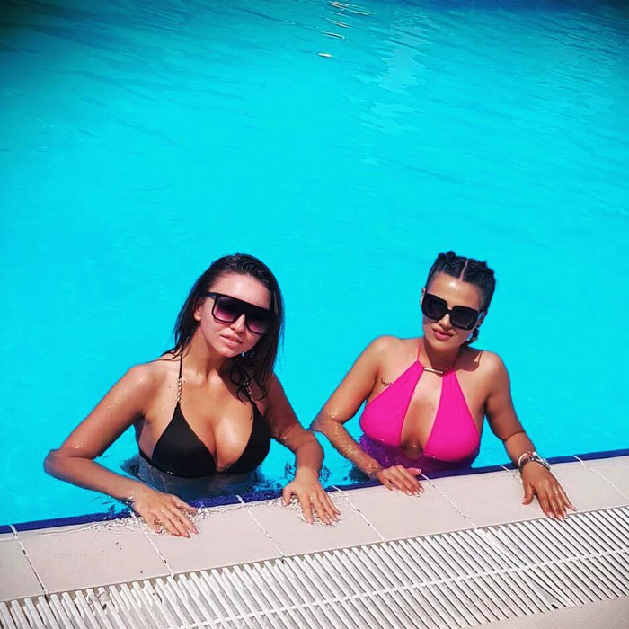 FOTO. Eugenia, fata cea mică a lui Corneliu Vadim Tudor, arată demențial în costum de baie! Unde lucrează, acum, fiica Tribunului