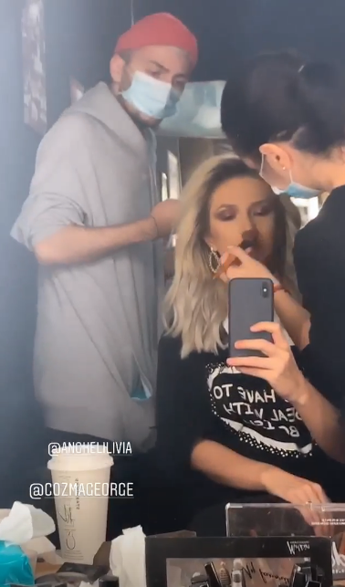 Adela Popescu a împlinit 34 de ani! Ce cadouri a primit + Imagini din culisele ”Vorbește lumea”