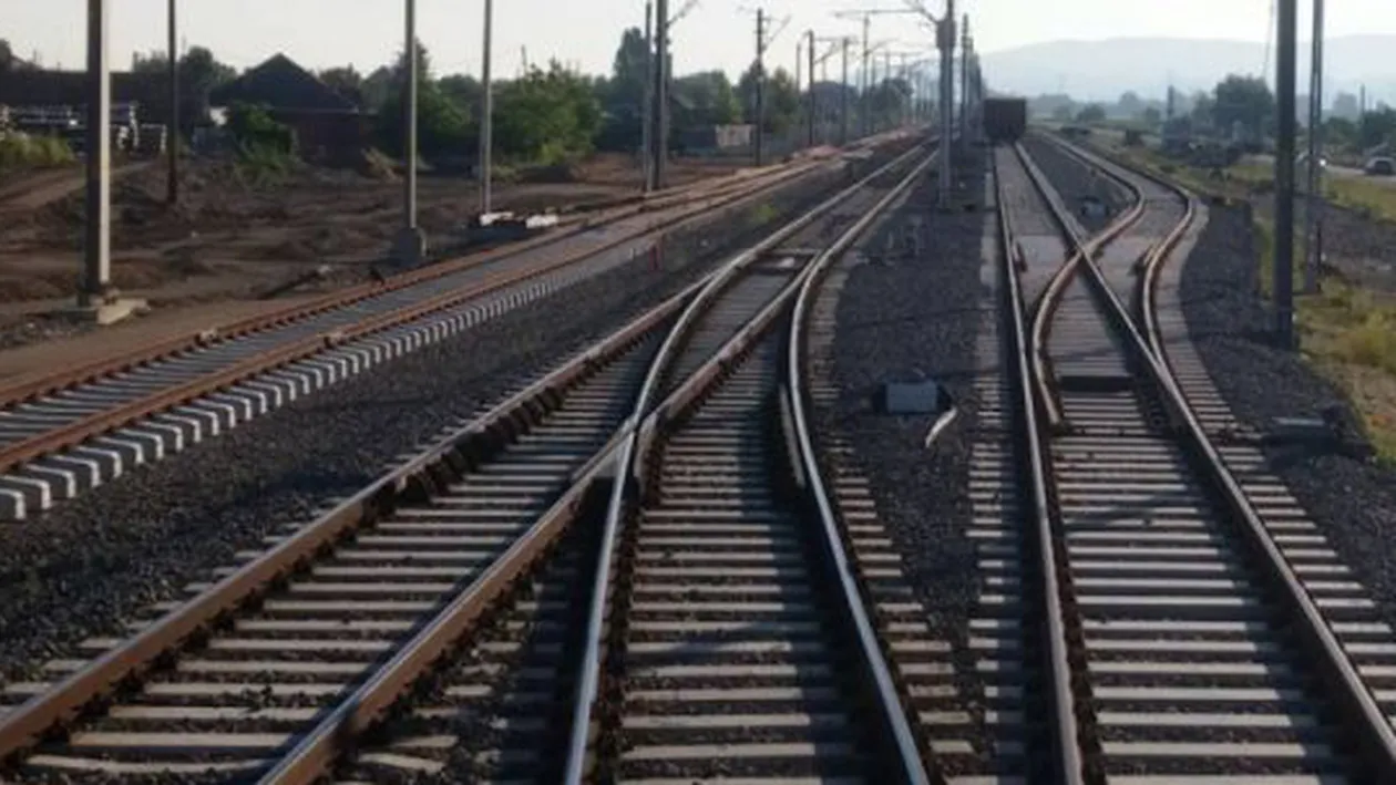 Un tren a deraiat la ieşirea din staţia Dej Călători!
