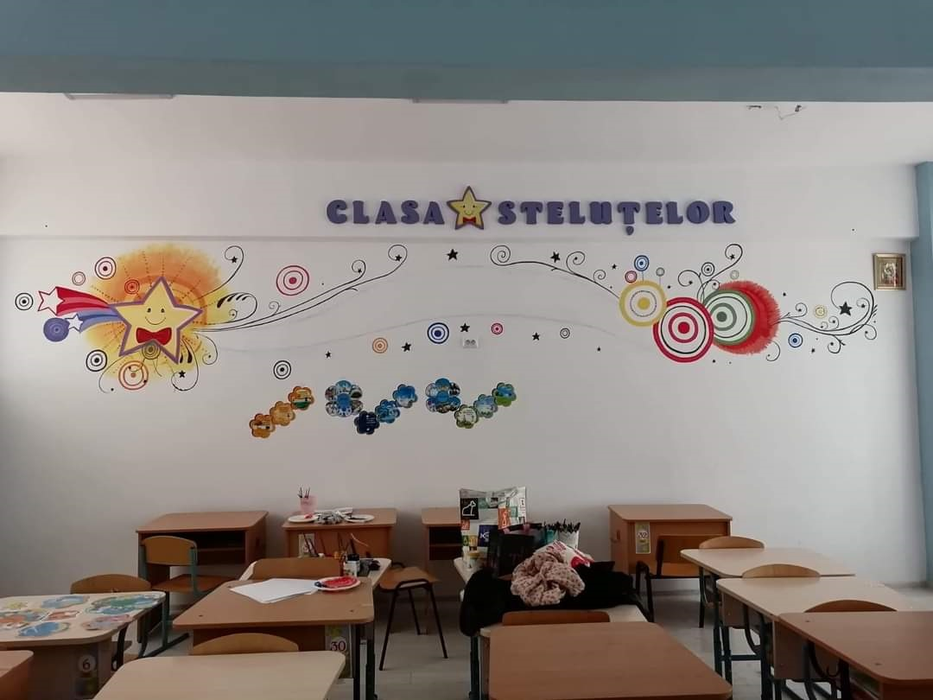 "Clasa Steluțelor" îi așteaptă pe copii