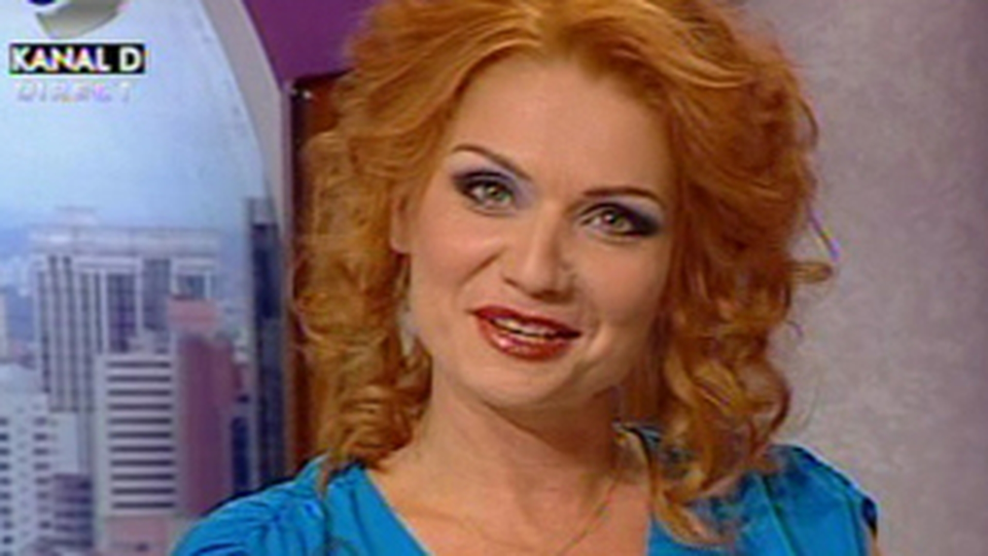 Cristina Cioran a renuntat la blond! "De 12 ani incerc sa imi schimb nuanta parului, dar nu am avut curaj" Vezi cine a inspirat-o!