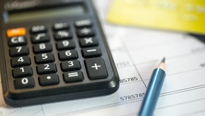 Ce vor păți românii care nu își plătesc taxele și amenzile. Statul român pune piciorul în prag