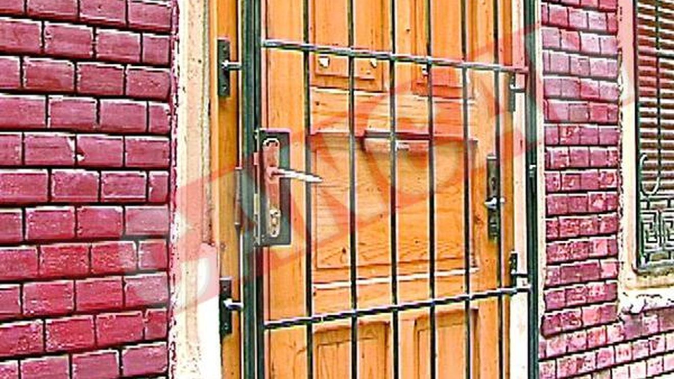 Sute de brasoveni tepuiti de un joc piramidal