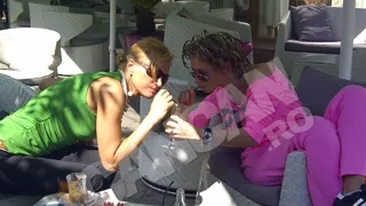 Anamaria Prodan face schimb de fluide in public