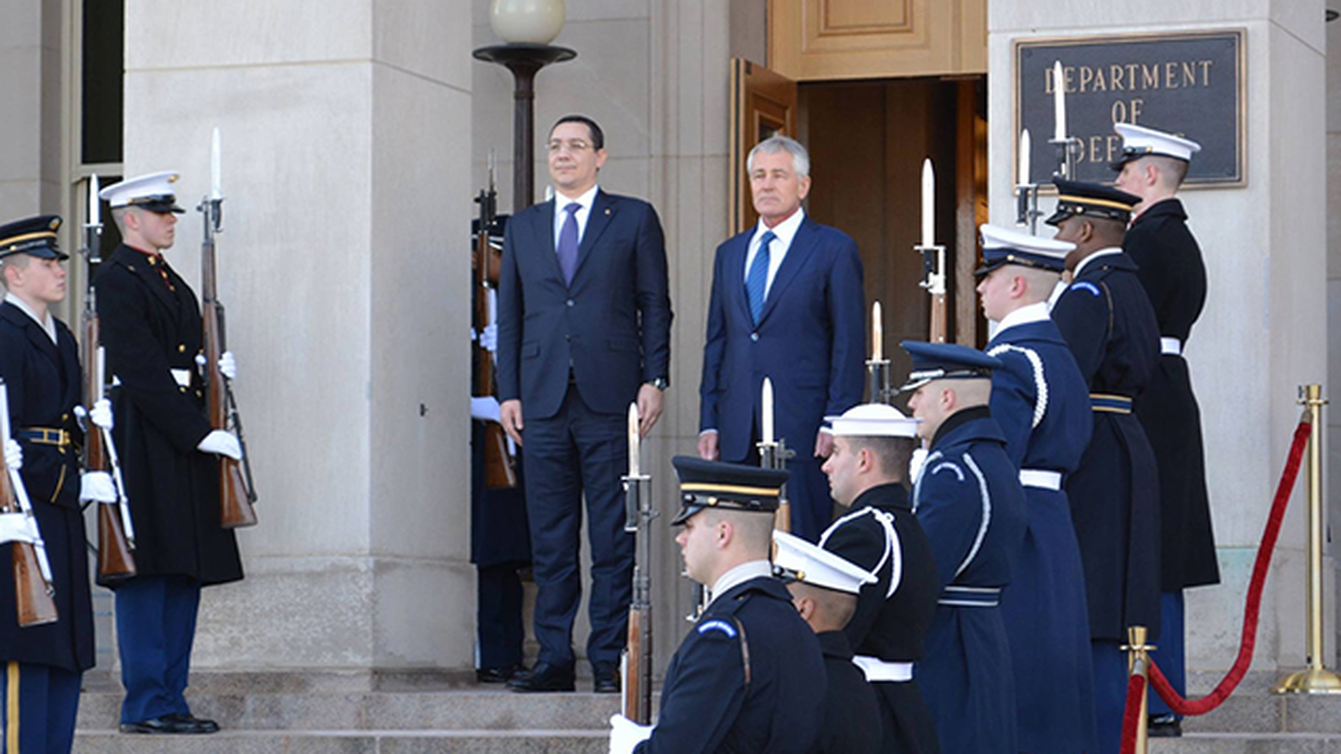 Victor Ponta, intalnire cu secretarul Apararii al SUA, Chuck Hagel! Romania a fost laudata pentru operatiunile internationale