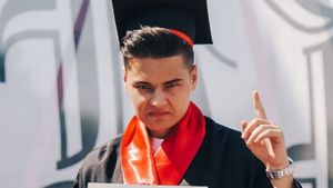 Selly acuză întregul sistem de educație! Mesajul tranșant al vloggerului, pe care și Dani Oțil îl susține: „Școala din România...”