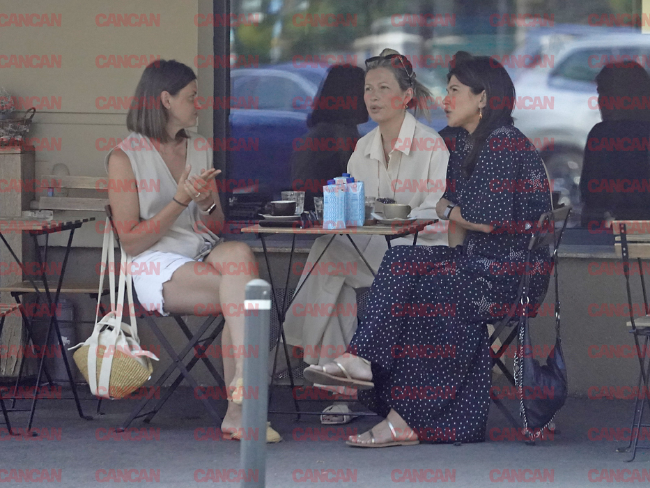 Monica Bîrlădeanu bea o cafea de specialitate