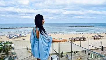 FOTO / Corina Caragea, răsfăţată într-o vacanţă exotică! A îmbrăcat costume de baie sexy, însă atenţia a fost la un detaliu intim