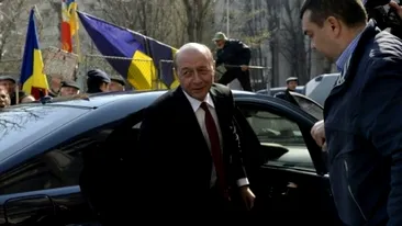 II era lene sau pur si simplu a vrut sa fie servil? Ce a facut soferul lui Traian Basescu pe strada Gogol!