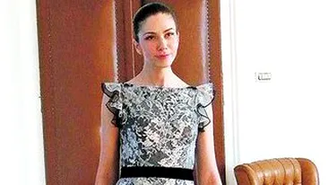 Croitorul Casei Regale a Suediei pregateste o colectie la Arad. Face rochii pentru romance