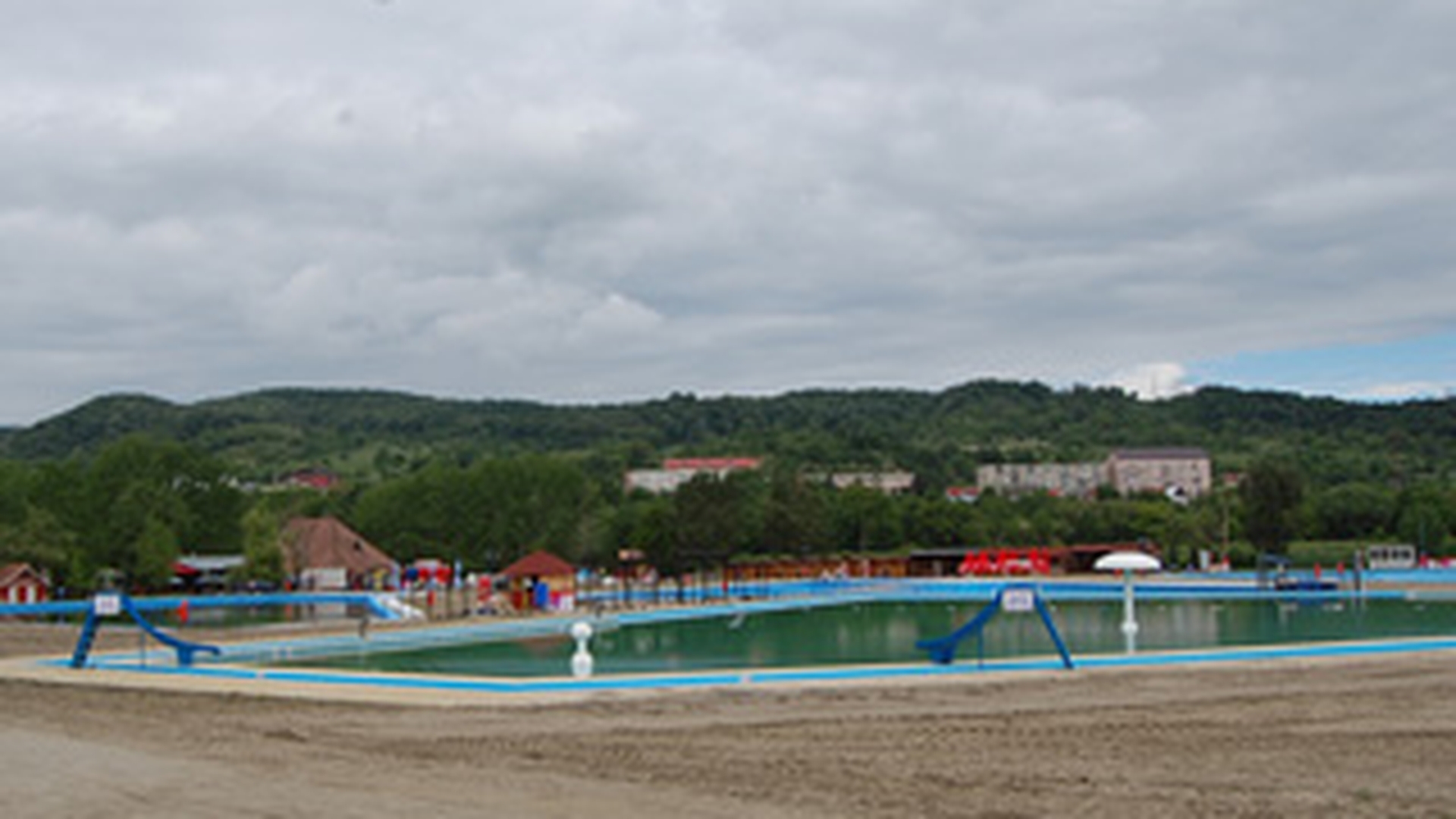 Un baiat de 15 ani s-a inecat la un strand din Ramnicu Valcea
