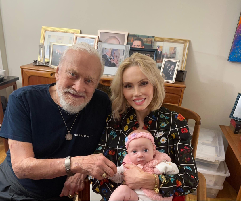 Anca Faur, soția astronautului Buzz Aldrin, a murit la 66 de ani/ sursă foto: Facebook