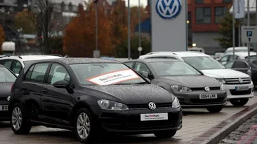 Primele imagini cu noul Volkswagen GOLF 8. Te așteptai la acest design?