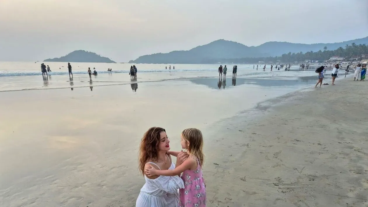 Corina și fetița ei au murit într-un accident rutier cumplit pe A1. Tânăra de 26 de ani n-a putut evita un TIR care derapase