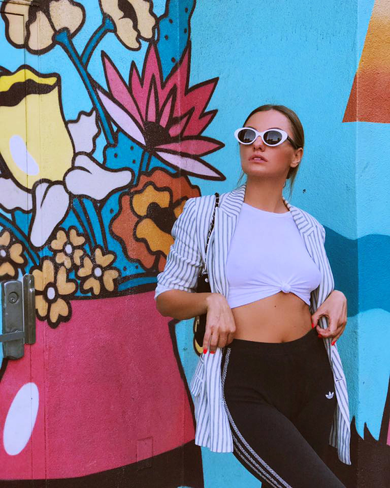Alexandra Stan a fost ”certată” pentru că arată prea mult din farmecele sale