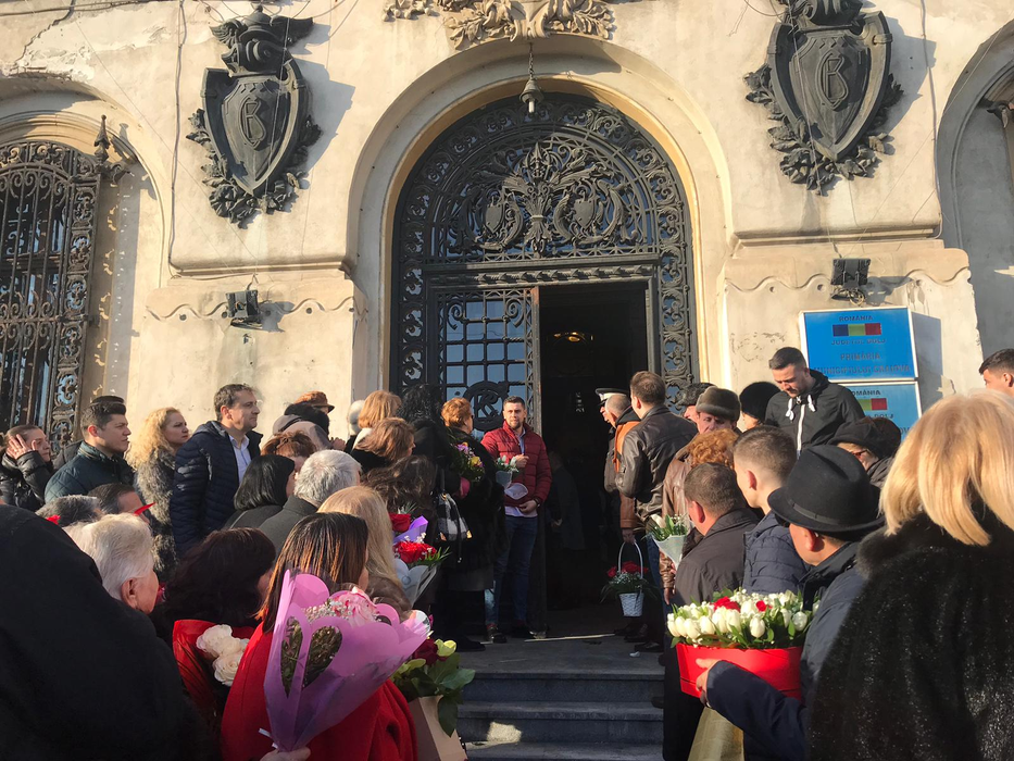 Primele imagini cu Lia Olguța Vasilescu mireasă. Cum s-a îmbrăcat
