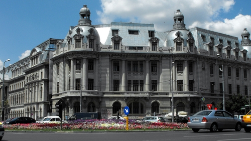 Celebra revista "Vogue" a "desenat" harta locurilor din Bucuresti pe care nu trebuie sa le ratezi! Topul cluburilor si muzeelor
