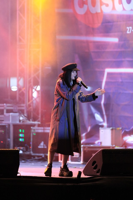 Irina Rimes, gafa anului pe scenă! Vedeta Pro TV a rămas cu „rușinica” la vedere la Festivalul Castanelor 2019