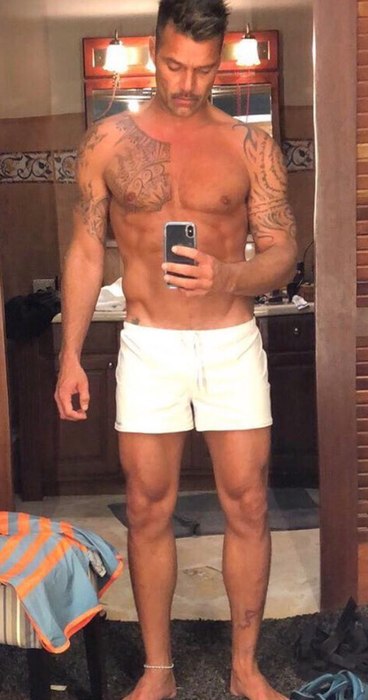 Cum arată Ricky Martin gol, la 46 de ani. Cântărețul a încins internetul