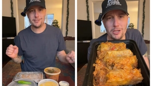 Un american, uluit după ce a mâncat sarmale cu mămăligă în Queens, New York: ”Cine a ascuns mâncarea românească de mine?”