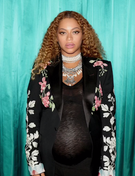 Beyonce se află în spital de mai bine de o săptămână după ce a născut, din cauză că gemenii săi au venit pe lume prematur