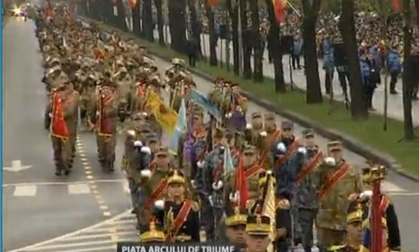 Armata defilează în ţinute combat noi, de 1 Decembrie! Cum arată uniformele