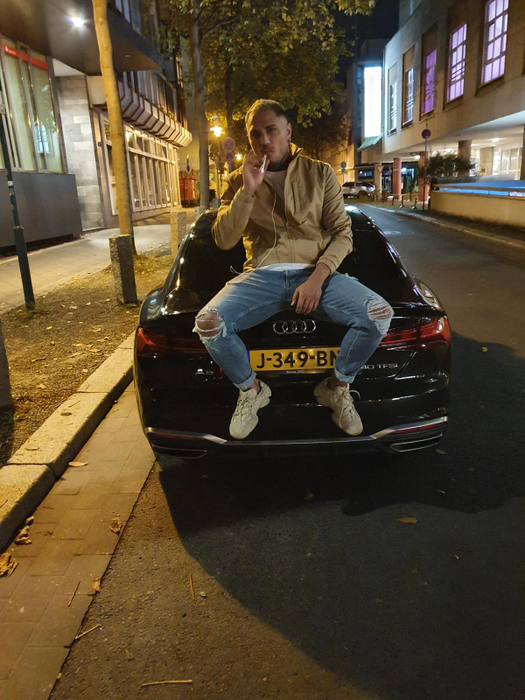 Doru Bratu, mândru de bolidul pe care stă
