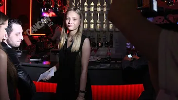 Ce bomba sexy s-a facut sora Deliei Matache! I-a luat fata artistei si a atras toate privirile cu o tinuta care iti ia respiratia