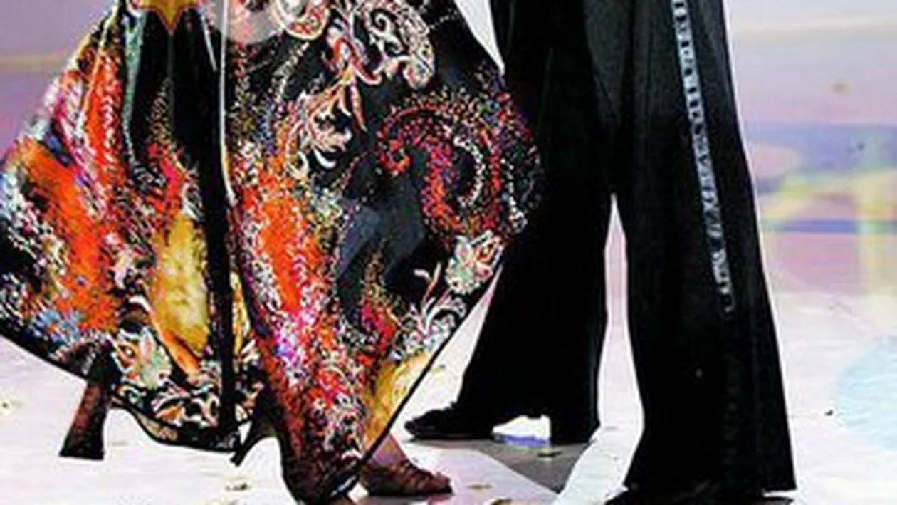 Exploateaza la maximum pozitia de jurat in cel mai de succes show TV. Mihai Petre are talent la facut bani