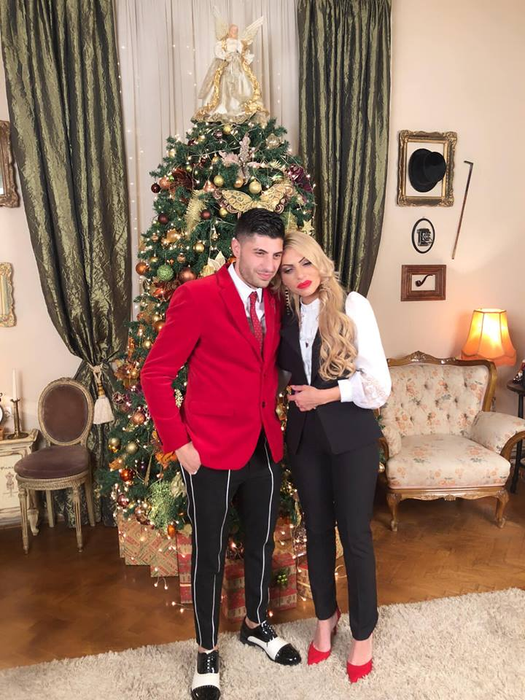 Nicoleta Guță, sărbători fără soțul ei! Alături de cine s-a pozat artista