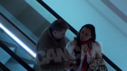 Imagini rare cu fostul ministru al culturii! Si-a scos iubita la mall, ca sa vada un film!