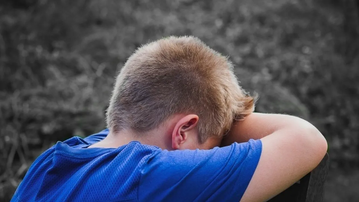 Un adolescent de 16 ani din Botoșani a încercat să-și ia viața de dorul mamei sale! Bunica a fost cea care l-a salvat