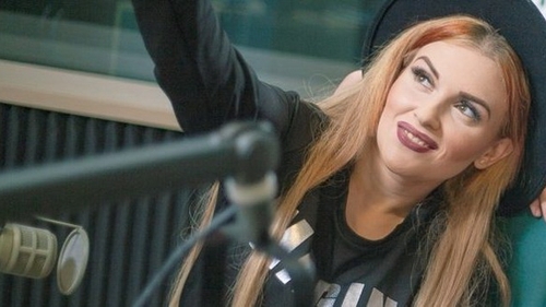 Primele imagini cu Oana Radu dupa operatie! Vezi cum se simte artista la terapie intensiva!